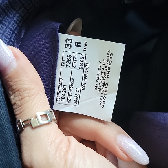 Suit - Picture 3 of 8